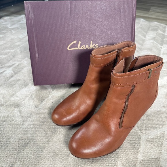 Clarks KALEA GILLIAN Leather Ankle Boots Women's 8 W Brown Side Zip - Picture 1 of 12